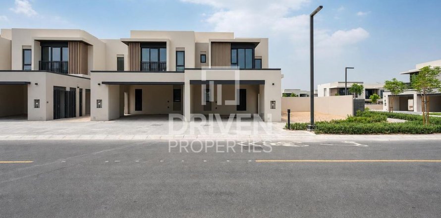 Villa en Jebel Ali, Dubai, 4 dormitorios, 456.71 m², № 138845