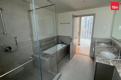 Купить квартиру в Дубае: 3 спальни, 142.4м², № 18652 - фото 4