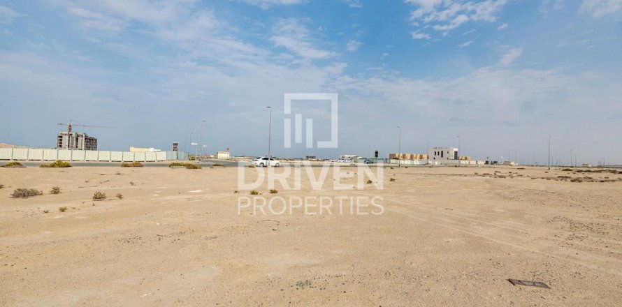 Terreno en Jebel Ali, Dubai, 945.01 m², № 140232