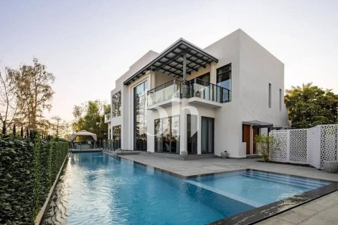 Villa à Jumeirah Islands, Dubai, 6 chambres, 923 m², № 58730 - photo 1