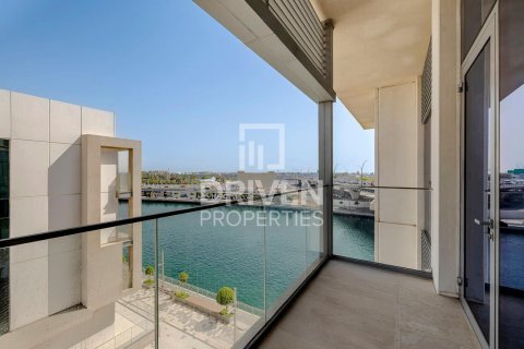 Apartment in Al Wasl, Dubai 2 bedrooms, 150.13 sq.m. № 137050 - photo 14