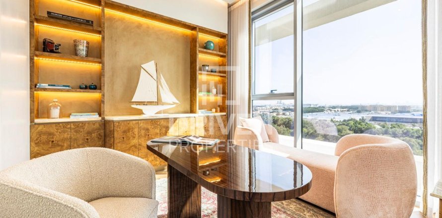 Apartment in Al Wasl, Dubai 3 bedrooms, 183.48 sq.m. № 137051
