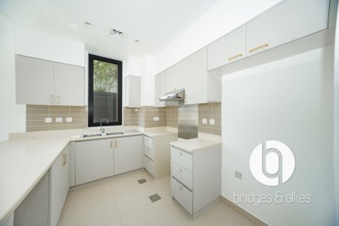 Villa in Dubai Hills Estate, Dubai 5 bedrooms, 254 sq.m. № 132981 - photo 17