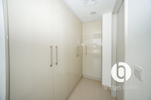 Villa in Dubai Hills Estate, Dubai 5 bedrooms, 254 sq.m. № 132981 - photo 24