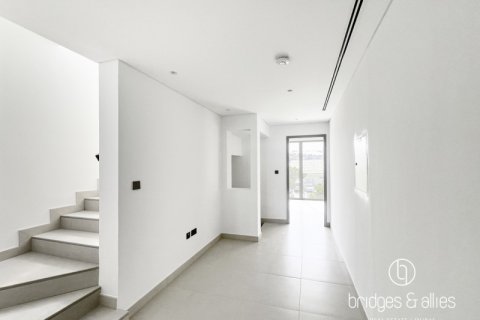 Villa in Tilal Al Ghaf, Dubai 4 bedrooms, 311 sq.m. № 132982 - photo 22