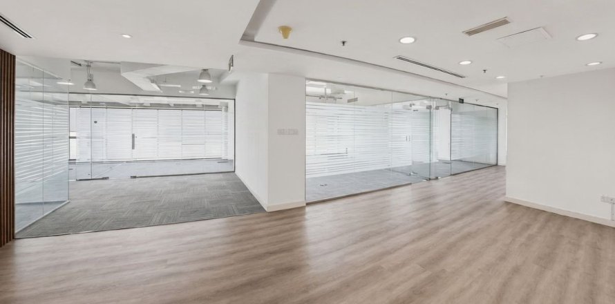 Bureau à Dubai, 294.2 m², № 125017