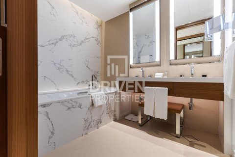 Apartamento en The Address Residences Dubai Opera, Downtown Dubai (Downtown Burj Dubai), Dubai, 3 dormitorios, 146.32 m², № 128936 - foto 13