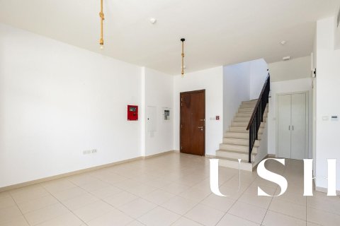 Townhouse in Town Square, Dubai 3 bedrooms, 189 sq.m. № 39645 - photo 11