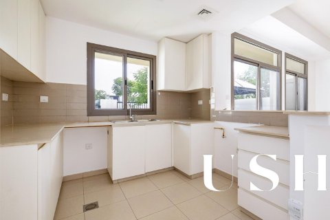 Townhouse in Town Square, Dubai 3 bedrooms, 189 sq.m. № 39645 - photo 6