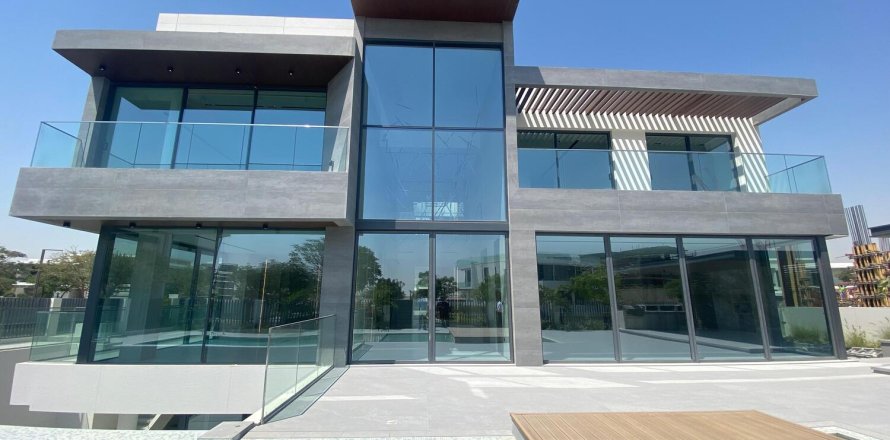 Villa in Dubai Hills Estate, Dubai 7 bedrooms, 1673 sq.m. № 92502