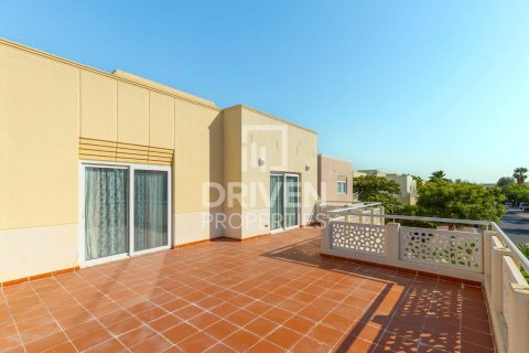 Villa à Meadows, Dubai, 4 chambres, 325 m², № 19449 - photo 9