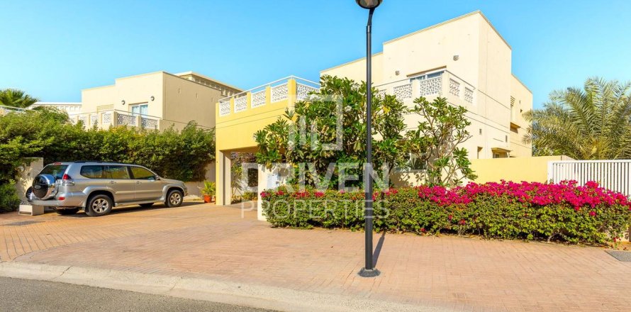 Villa à Meadows, Dubai, 4 chambres, 325 m², № 19449