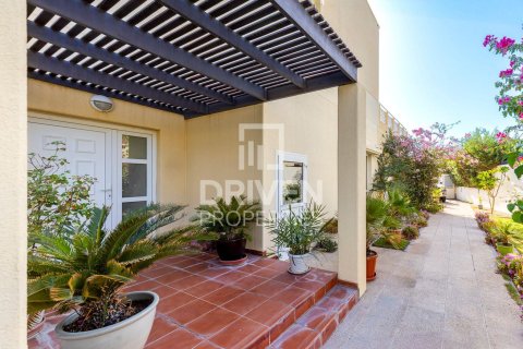 Villa à Meadows, Dubai, 4 chambres, 325 m², № 19449 - photo 16