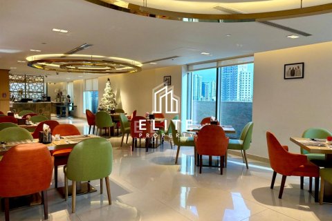 Commercial property in Jumeirah Village Circle, Dubai 550 sq.m. № 38940 - photo 1