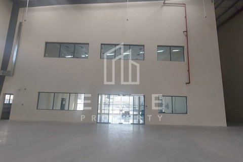 Almacén en Dubai Investment Park, Dubai, 2034 m², № 38947 - foto 2