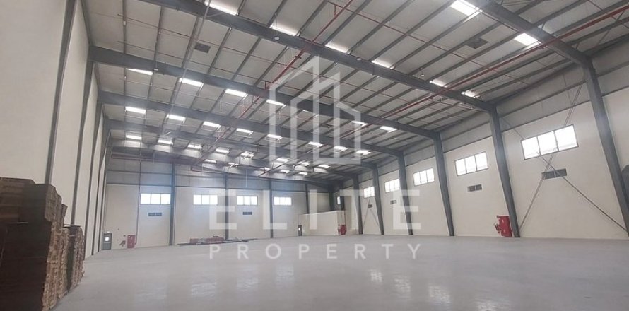 Warehouse in Dubai Investment Park, Dubai 2034 sq.m. № 38947