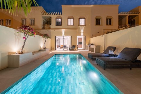 Townhouse in Dubai 3 bedrooms, 157 sq.m. № 133957 - photo 28