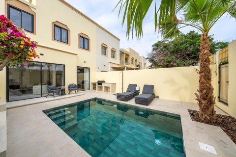 Townhouse in Dubai 3 bedrooms, 157 sq.m. № 133957 - photo 13