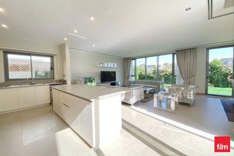Villa in Dubai Hills Estate, Dubai 4 bedrooms, 349 sq.m. № 72351 - photo 7