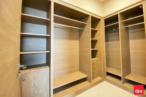 Villa in Dubai Hills Estate, Dubai 4 bedrooms, 349 sq.m. № 72351 - photo 16