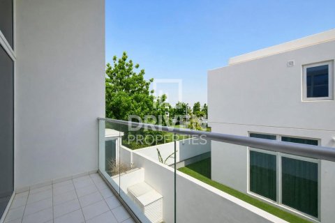 Villa en Dubai, 6 dormitorios, 322 m², № 134324 - foto 4
