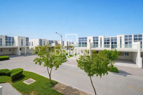 Villa en Dubai, 6 dormitorios, 322 m², № 134324 - foto 7