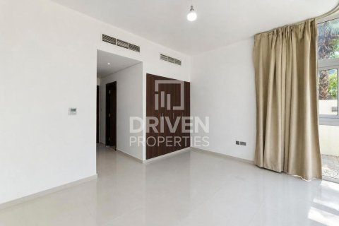 Villa en Dubai, 6 dormitorios, 322 m², № 134324 - foto 28