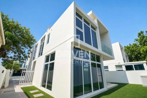 Villa en Dubai, 6 dormitorios, 322 m², № 134324 - foto 10