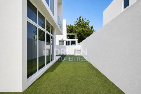 Villa en Dubai, 6 dormitorios, 322 m², № 134324 - foto 9