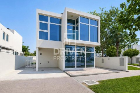 Villa en Dubai, 6 dormitorios, 322 m², № 134324 - foto 2