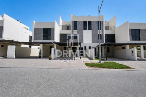 Adosado en Dubai, 5 dormitorios, 174.84 m², № 134322 - foto 2