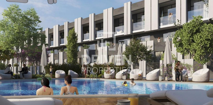 Villa in Dubai 4 bedrooms, 87.98 sq.m. № 134326