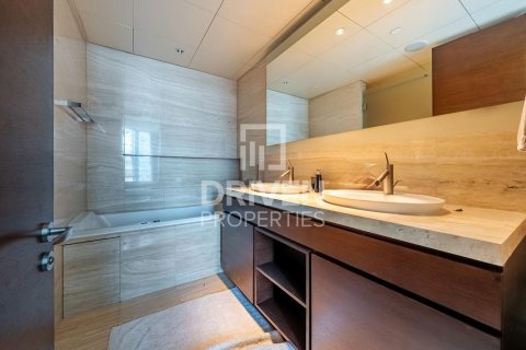 Apartment in Downtown Dubai (Downtown Burj Dubai), Dubai 2 bedrooms, 152.27 sq.m. № 126241 - photo 14