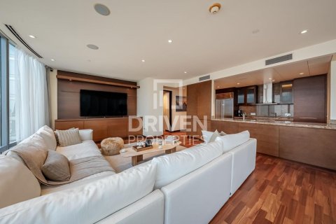 Apartment in Downtown Dubai (Downtown Burj Dubai), Dubai 3 bedrooms, 216.74 sq.m. № 126242 - photo 4