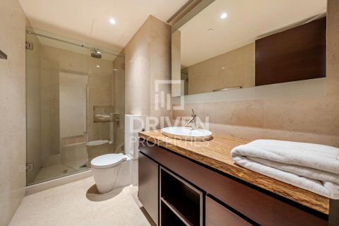 Apartment in Downtown Dubai (Downtown Burj Dubai), Dubai 3 bedrooms, 216.74 sq.m. № 126242 - photo 18