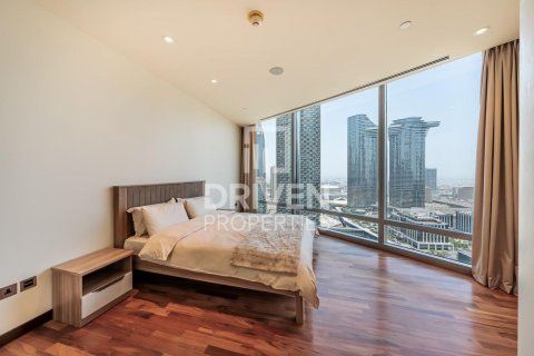 Apartment in Downtown Dubai (Downtown Burj Dubai), Dubai 3 bedrooms, 216.74 sq.m. № 126242 - photo 14