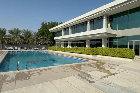 Tienda en Meydan Avenue, Dubai, 1673.8 m², № 42641 - foto 2