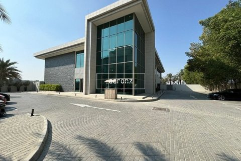 Tienda en Meydan Avenue, Dubai, 1673.8 m², № 42641 - foto 3