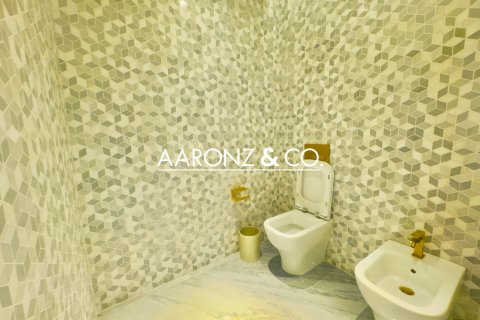 Снять в аренду квартиру в FIVE Palm Jumeirah, Пальма Джумейра, Дубай: 3 спальни, 216м², № 42643 - фото 21