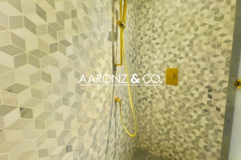 Снять в аренду квартиру в FIVE Palm Jumeirah, Пальма Джумейра, Дубай: 3 спальни, 216м², № 42643 - фото 23