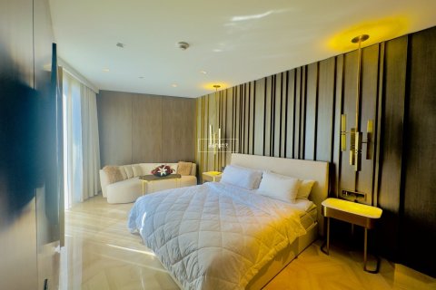 Apartment in Palm Jumeirah, Dubai 3 bedrooms, 216 sq.m. № 42643 - photo 12