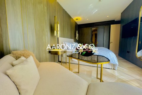 Снять в аренду квартиру в FIVE Palm Jumeirah, Пальма Джумейра, Дубай: 3 спальни, 216м², № 42643 - фото 13