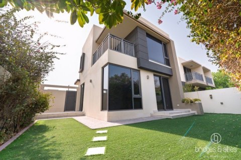 Villa in Dubai Hills Estate, Dubai 4 bedrooms, 271 sq.m. № 98068 - photo 3