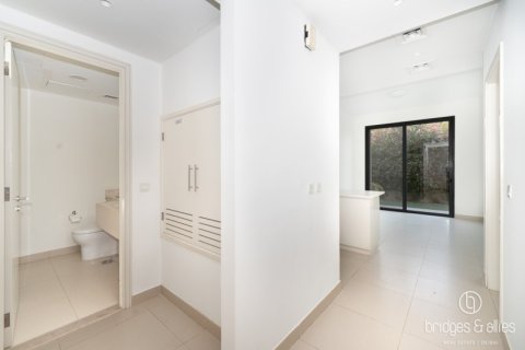 Villa in Dubai Hills Estate, Dubai 4 bedrooms, 271 sq.m. № 98068 - photo 18