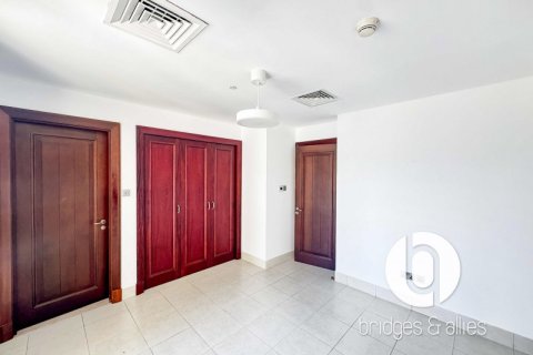 Apartment in Old Town, Dubai 2 bedrooms, 115 sq.m. № 98069 - photo 10