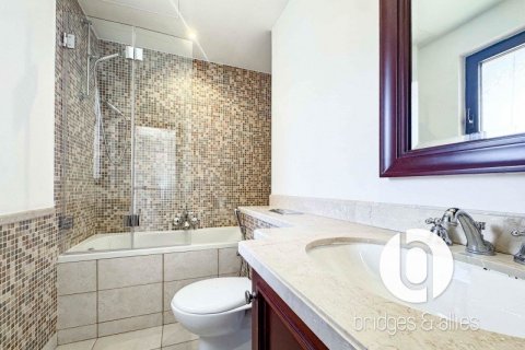 Apartment in Old Town, Dubai 2 bedrooms, 115 sq.m. № 98069 - photo 3