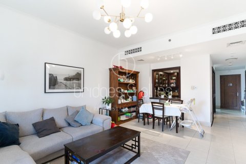 Apartment in Old Town, Dubai 2 bedrooms, 115 sq.m. № 98069 - photo 6