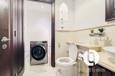 Apartment in Old Town, Dubai 2 bedrooms, 115 sq.m. № 98069 - photo 2