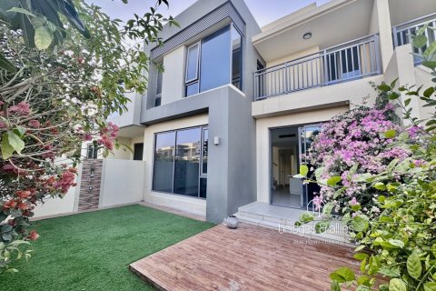 Villa in Dubai Hills Estate, Dubai 4 bedrooms, 202 sq.m. № 98066 - photo 2