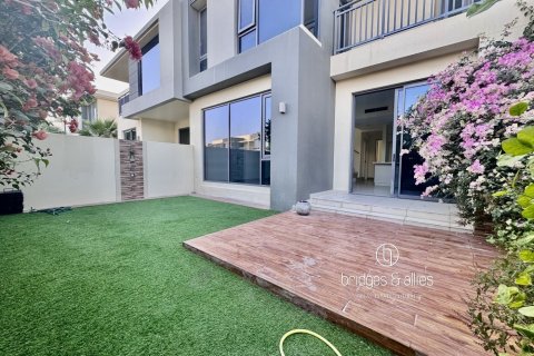 Villa in Dubai Hills Estate, Dubai 4 bedrooms, 202 sq.m. № 98066 - photo 4